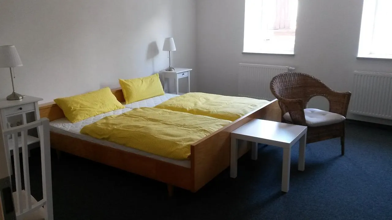 Cityzimmer Eltmann בית הארחה